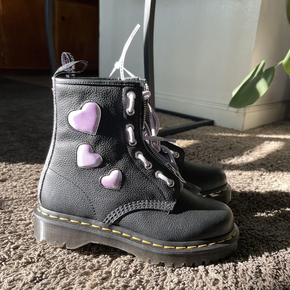 Dr. Martens 1460 Zip Heart Boots Womens Size 7 Black Purple Combat Ankle Lace Up